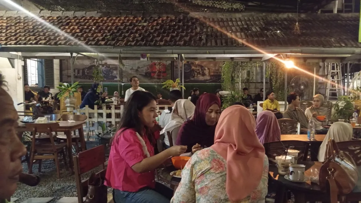 Kafe Spoor Babat, Cerita Tentang Sejarah Spoor