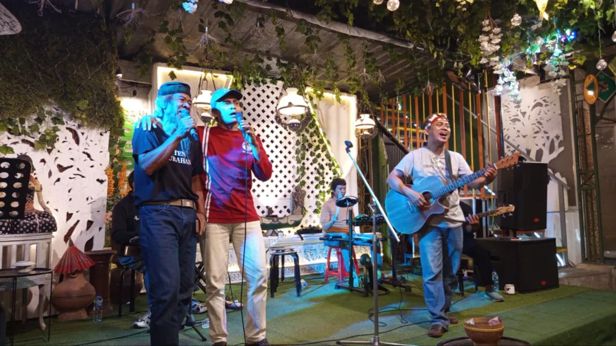 Ketika Kafe Spoor Babat Tempat Pulang "Koesplus"